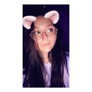 Meet your Posher, Mia